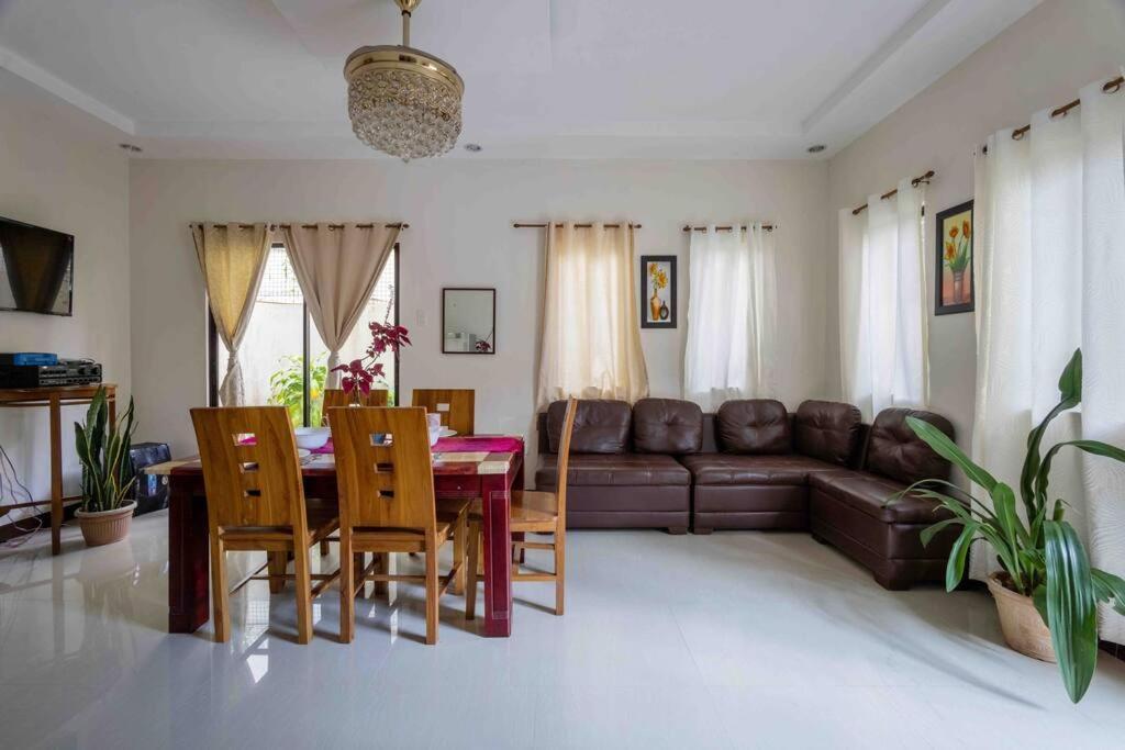 Four Bedroom Staycation House In Tagaytay Tagaytay City Eksteriør billede